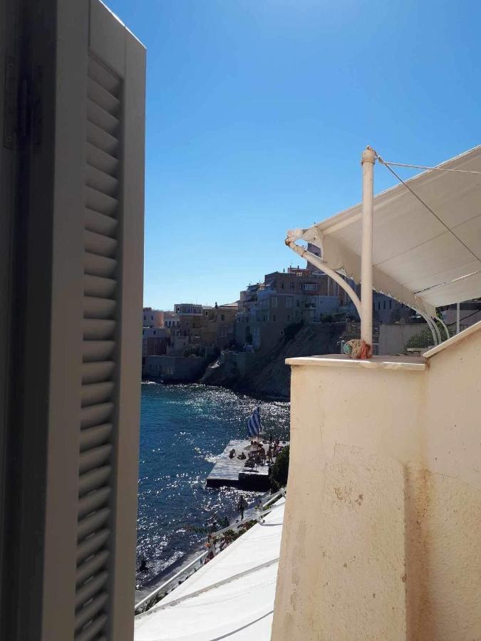 Seaside Serenade 1, Suite Ermoupoli Bagian luar foto