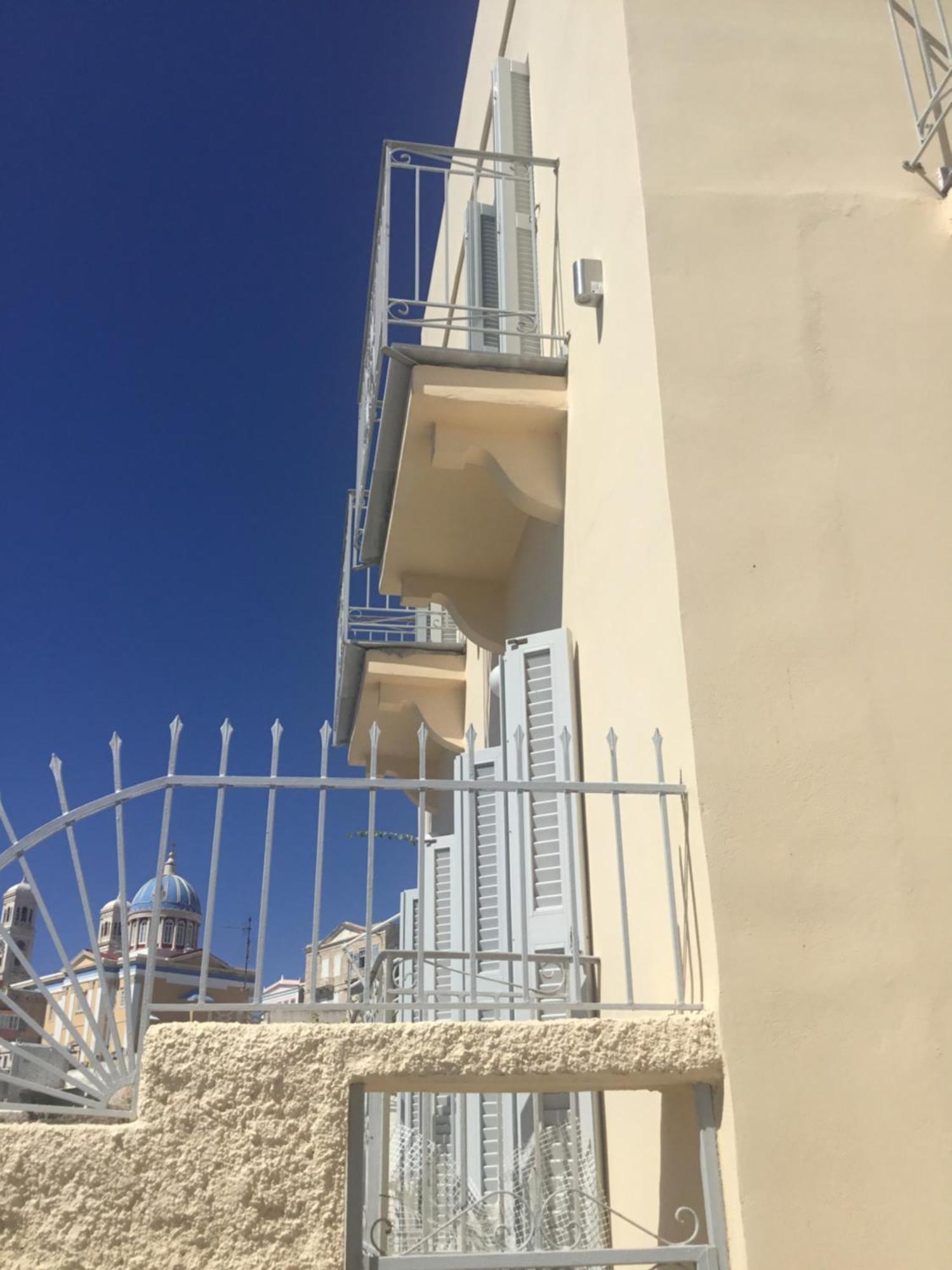 Seaside Serenade 1, Suite Ermoupoli Bagian luar foto